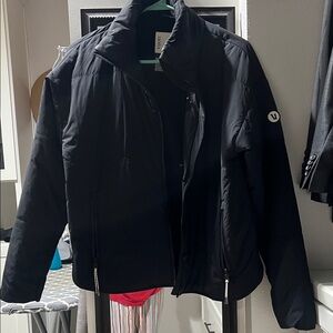 Vuori Black Women's insulated Jacket, size S, fits like M. Excellent/like new.